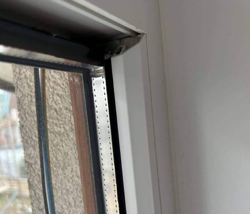 Schimbarea cauciucurilor la geam pvc